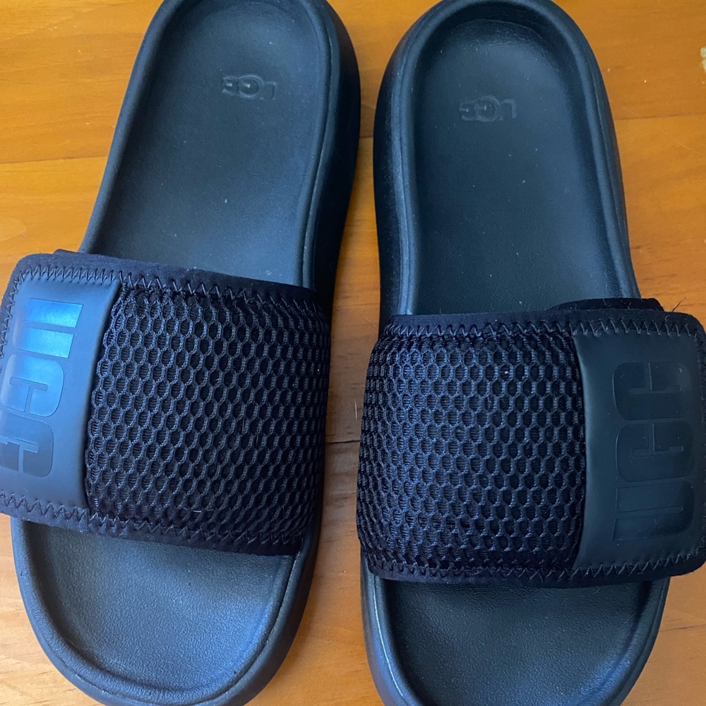 UGG mesh upper slide